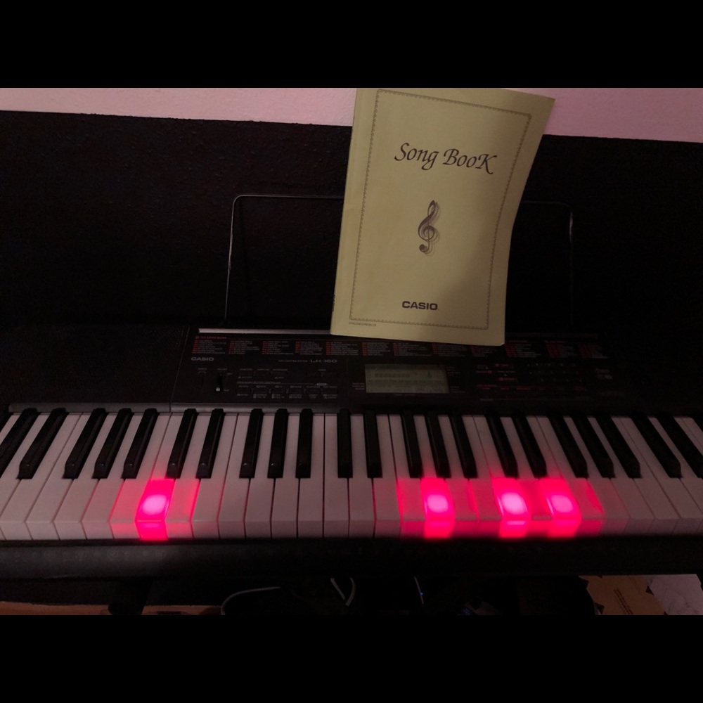 Casio Electric Keyboard - Picture 5 of 6